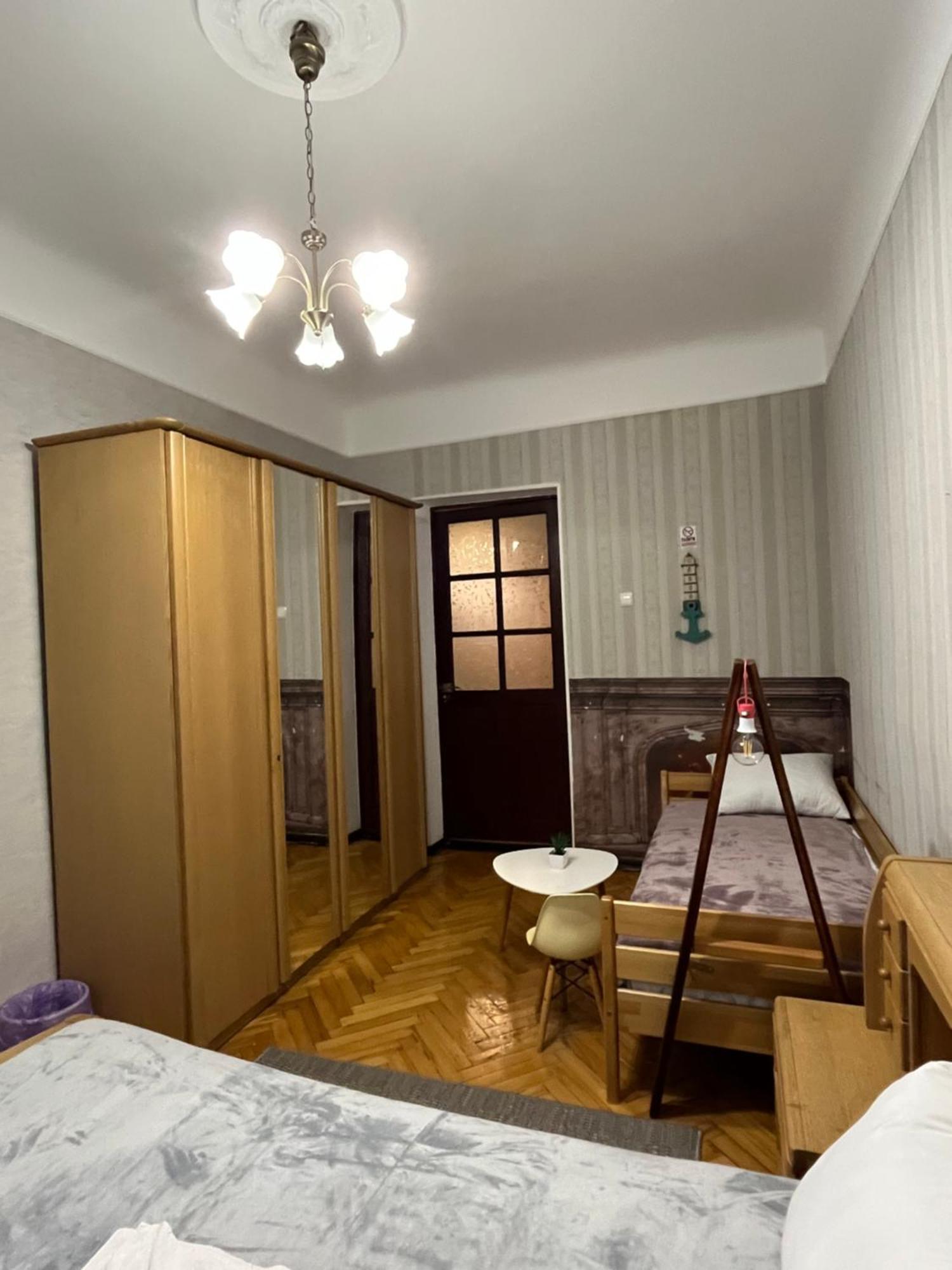Ararat-Klovskaya Hostel-Apartments Kiev Ngoại thất bức ảnh