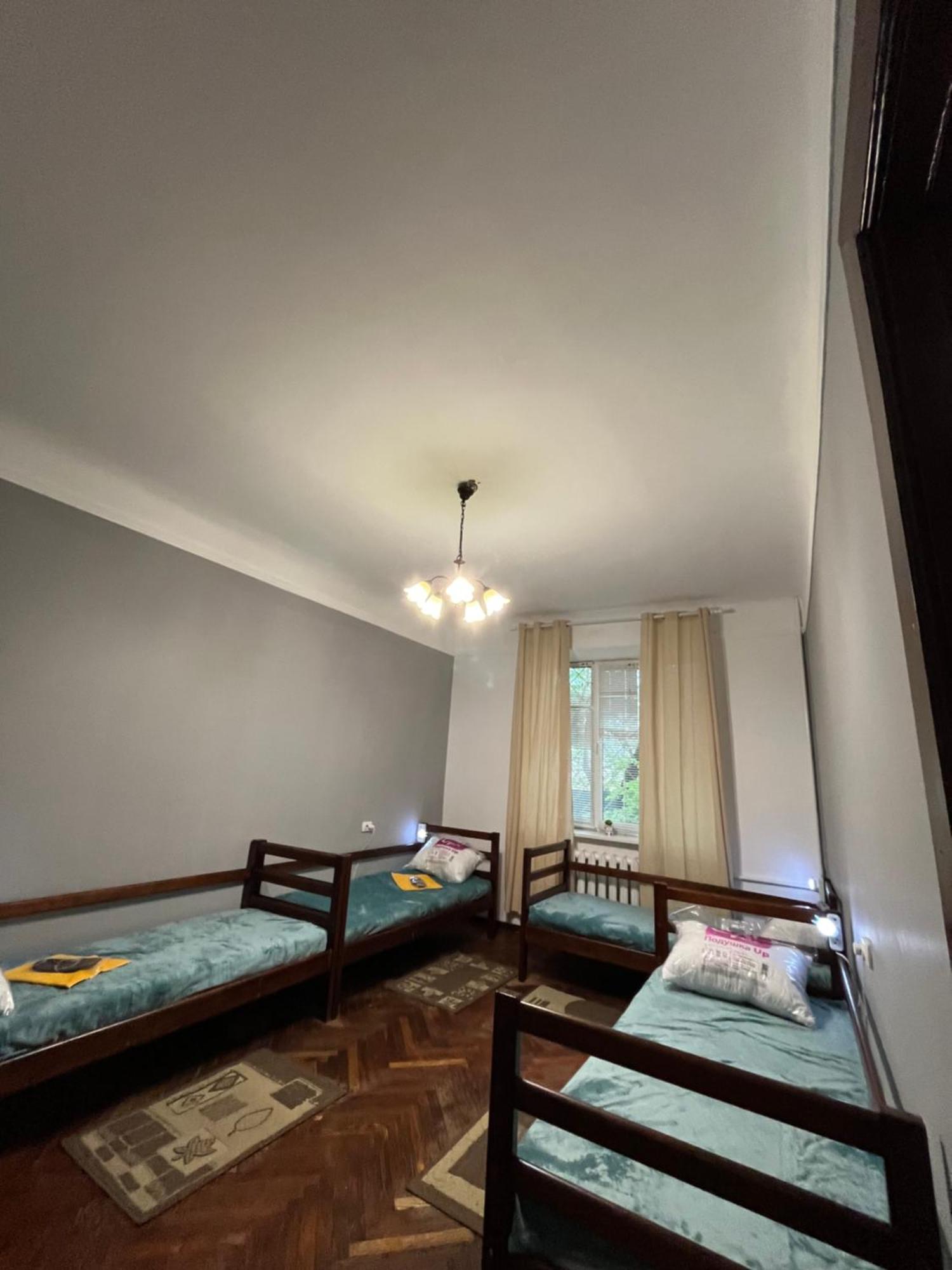 Ararat-Klovskaya Hostel-Apartments Kiev Ngoại thất bức ảnh